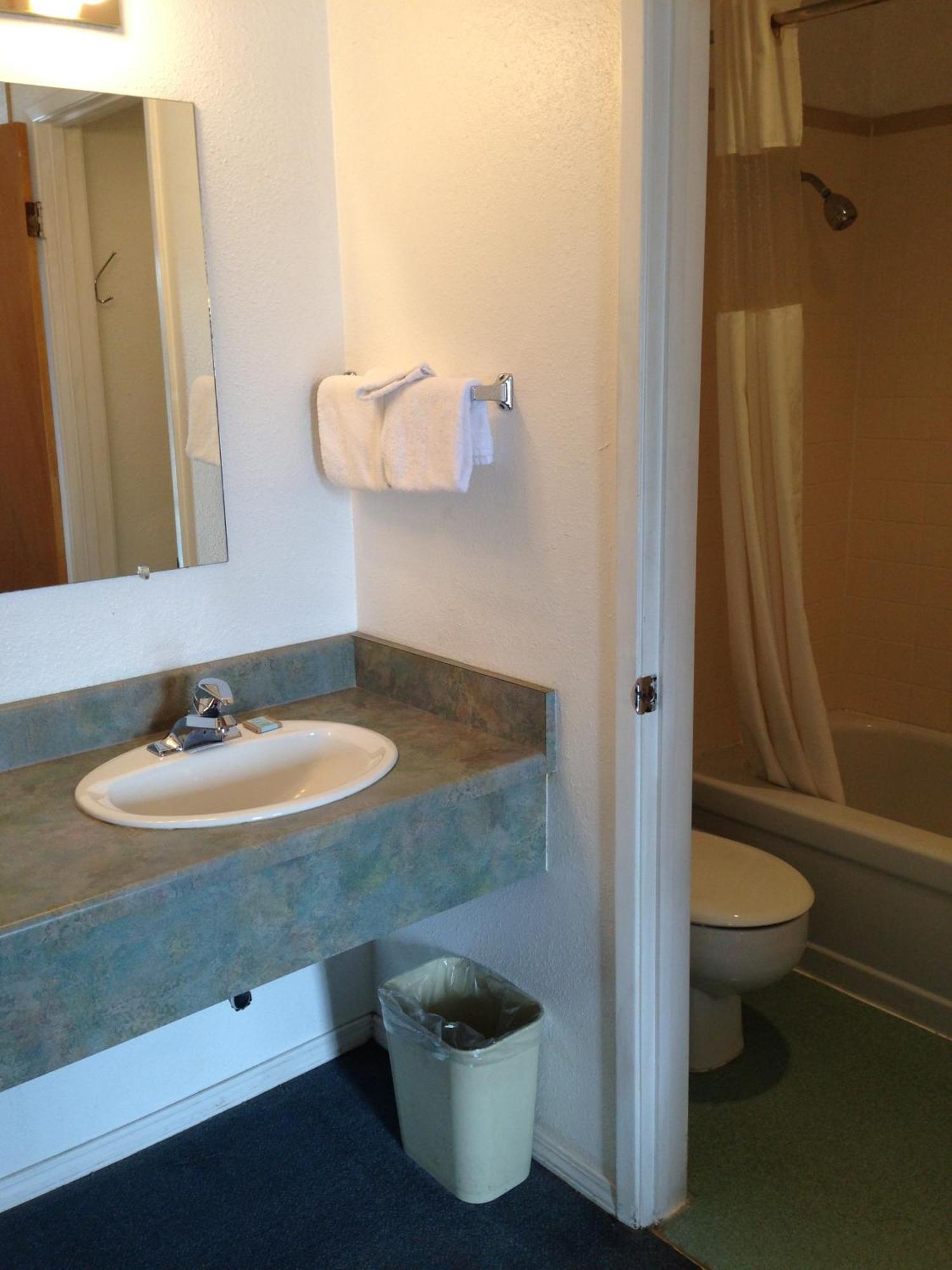 Redwood Inn クレセントシティ 部屋 写真